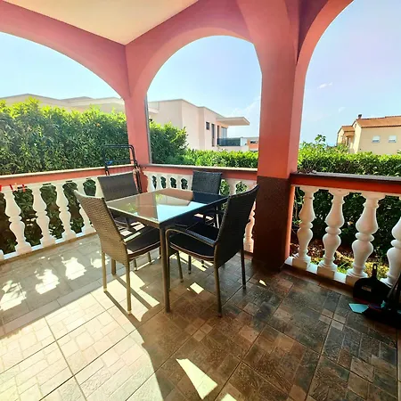 Lea With Pool 2 Apartman