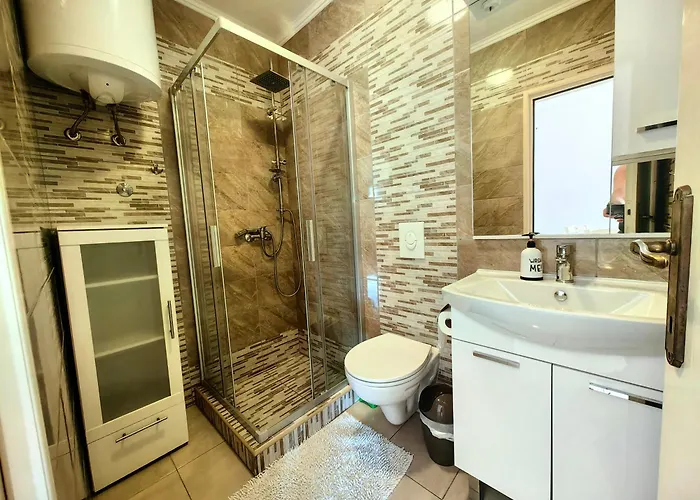 Lea With Pool 2 Malinska