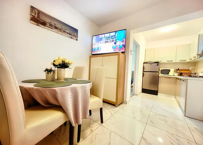 Lea With Pool 2 Apartment *