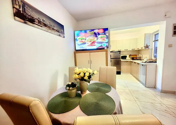 Lea With Pool 2 Malinska