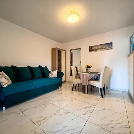 Apartament Lea With Pool 2