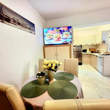 Lea With Pool 2 Malinska