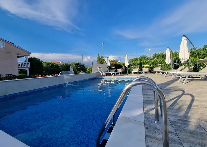 Apartament Lea With Pool 2