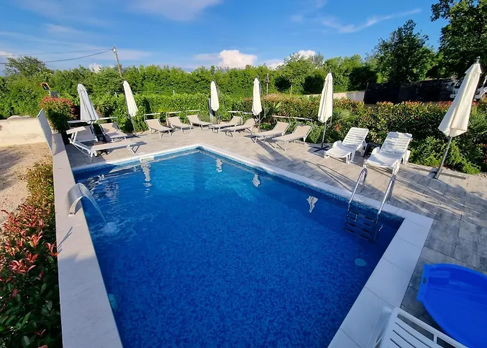 Apartament Lea With Pool 2